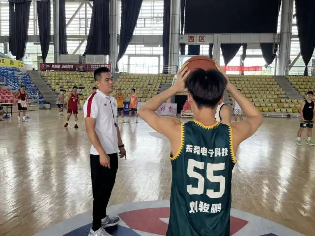如何设计一份适合初学者的篮球爆发力训练方案?_2